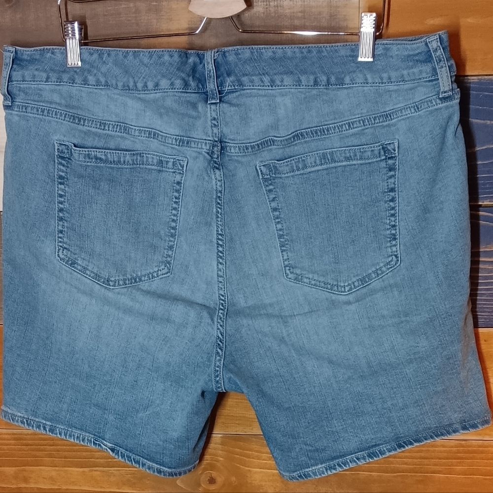 Torrid Feel The Fit  Denim Shorts 22 - Picture 4 of 5
